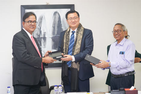 Sister Nivedita University was privileged to welcome Mr. Xu Wei, Consul General of the People